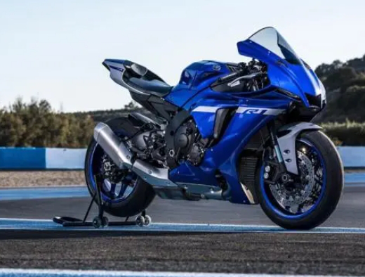 Yamaha rilascia 2025 R1 e R1M, con spoiler in fibra di carbonio, ammortizzatori e freni aggiornati